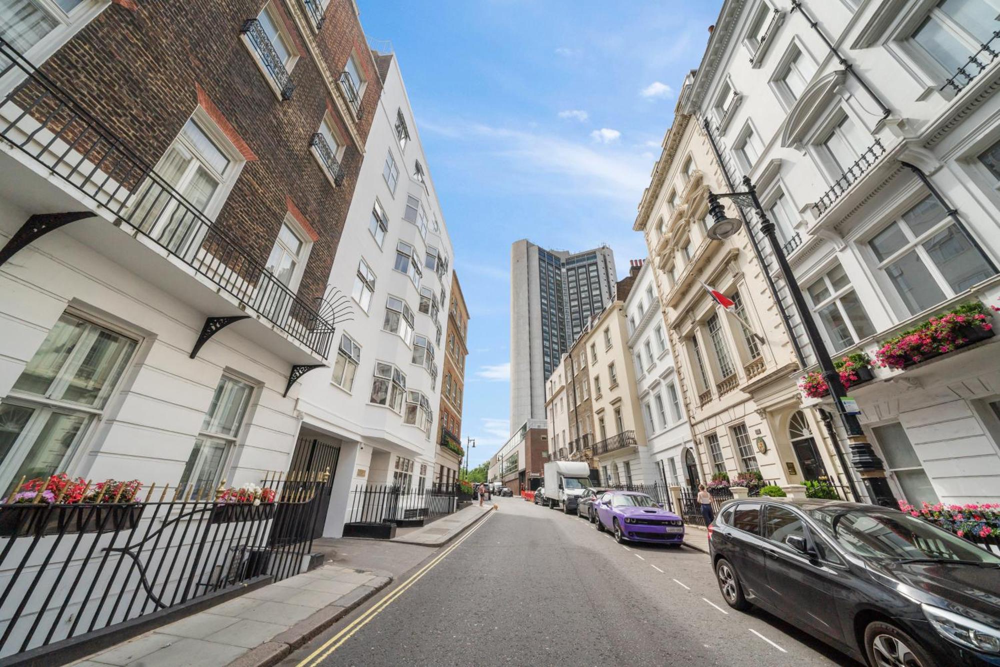 Apartment Exclusive 2-bedroom Retreat In Iconic Mayfair H8 London
