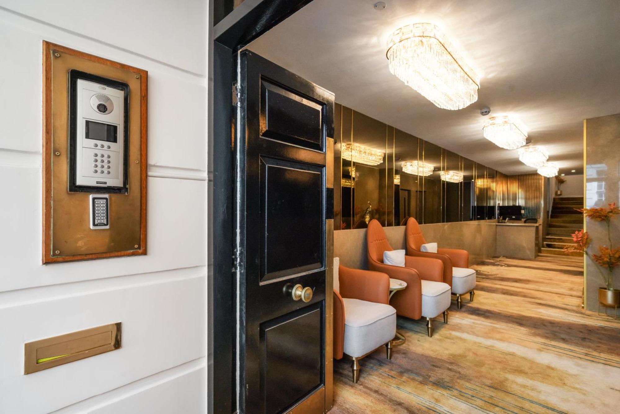 Exclusive 2-bedroom Retreat In Iconic Mayfair H8 London